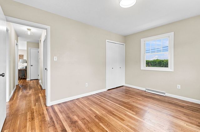 60 Sable Ave, Dartmouth, MA 02747