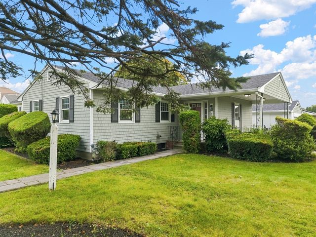 60 Sable Ave, Dartmouth, MA 02747