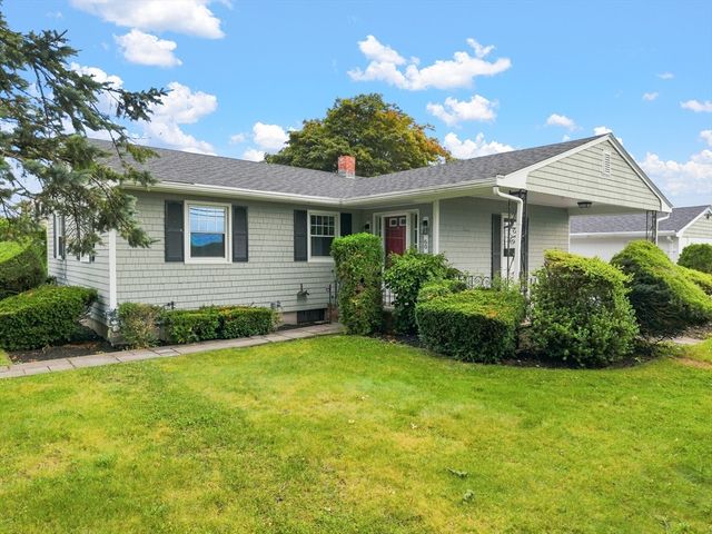 60 Sable Ave, Dartmouth, MA 02747