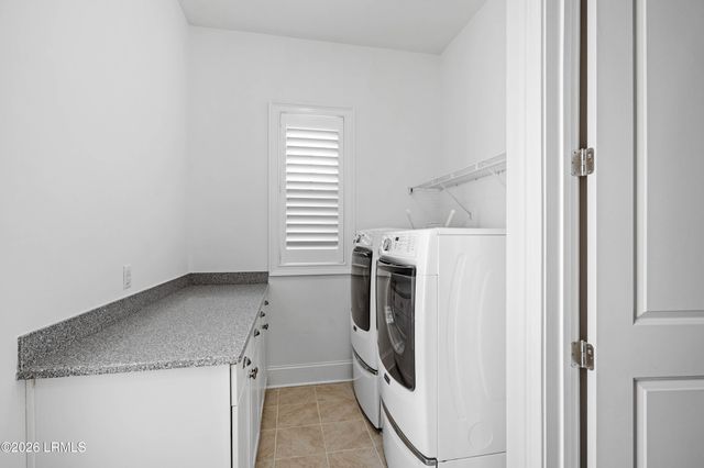 18 Carter Oaks Drive, Lady's Island, SC 29907