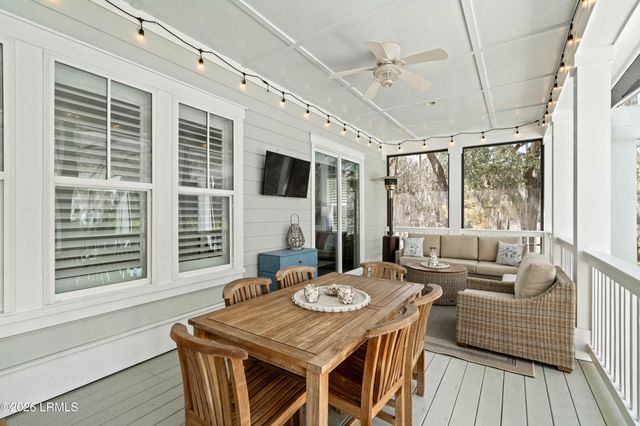 18 Carter Oaks Drive, Lady's Island, SC 29907