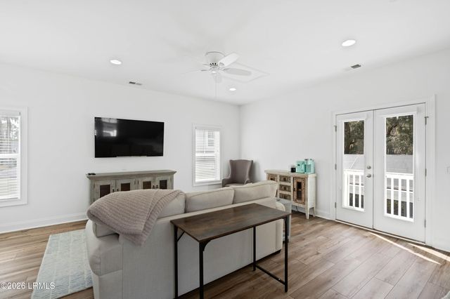 18 Carter Oaks Drive, Lady's Island, SC 29907