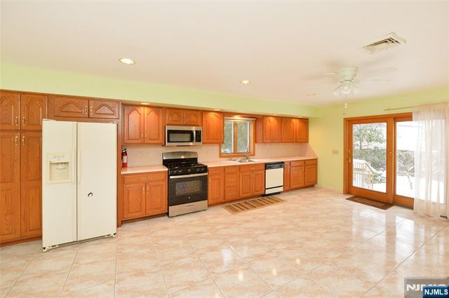 121 Frederick Avenue 2, Hawthorne, NJ 07506