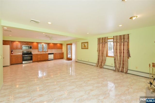 121 Frederick Avenue 2, Hawthorne, NJ 07506