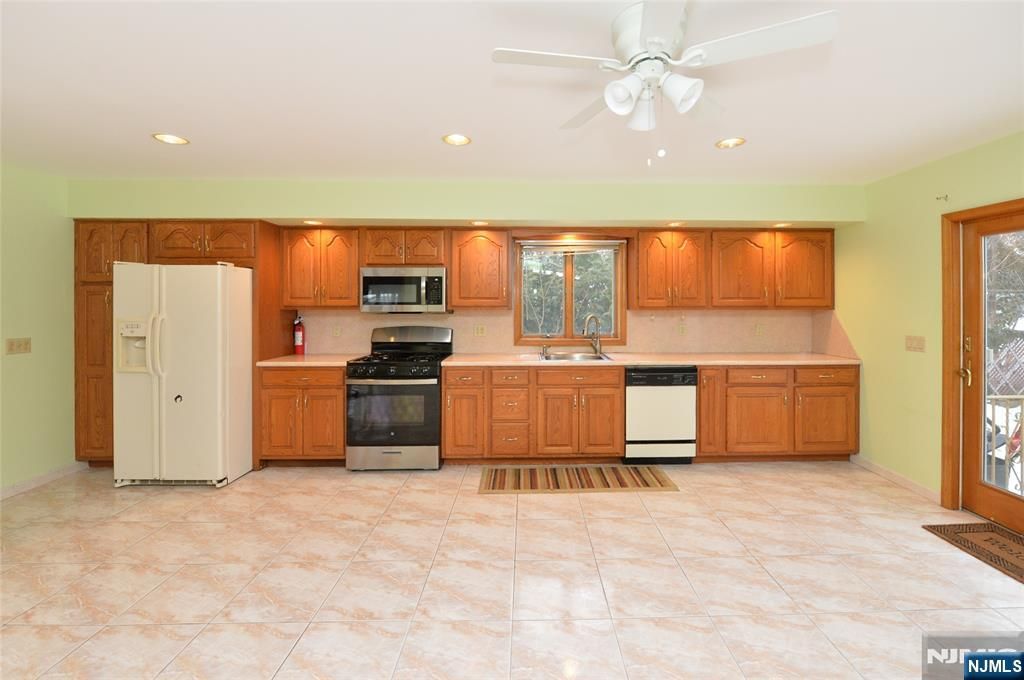 121 Frederick Avenue 2, Hawthorne, NJ 07506