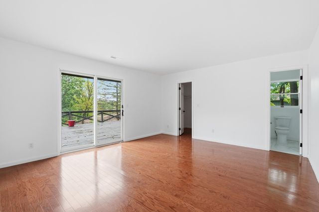 456 Roxbury Road, Valparaiso, IN 46385