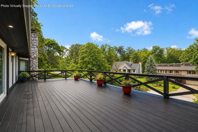 456 Roxbury Road, Valparaiso, IN 46385