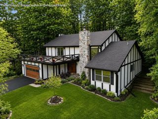 456 Roxbury Road, Valparaiso, IN 46385
