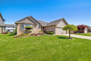 22465 Bluewater Drive, Macomb Twp, MI 48044