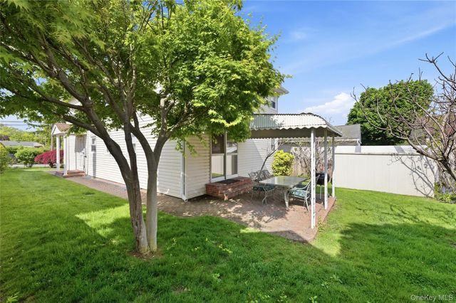 234 Winthrop Avenue, Westbury, NY 11590