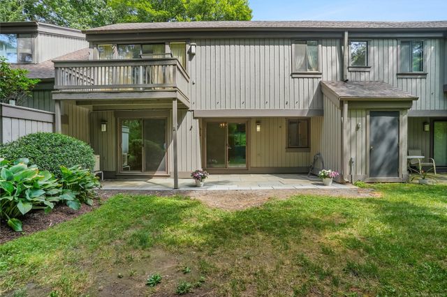 499 Heritage Village B, Southbury, CT 06488