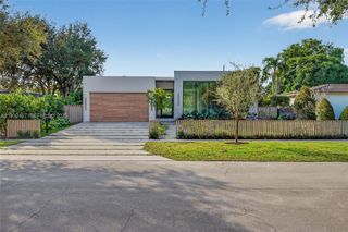 830 Oriole Ave, Miami Springs, FL 33166