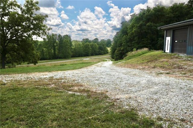 9170 E Highway, Camden Point, MO 64018