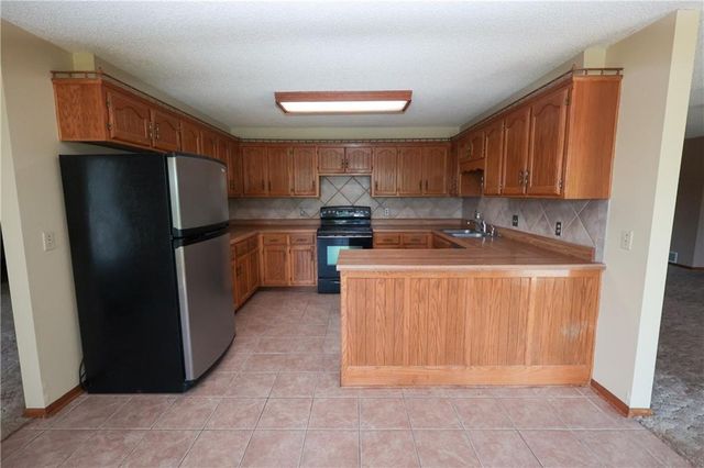 9170 E Highway, Camden Point, MO 64018