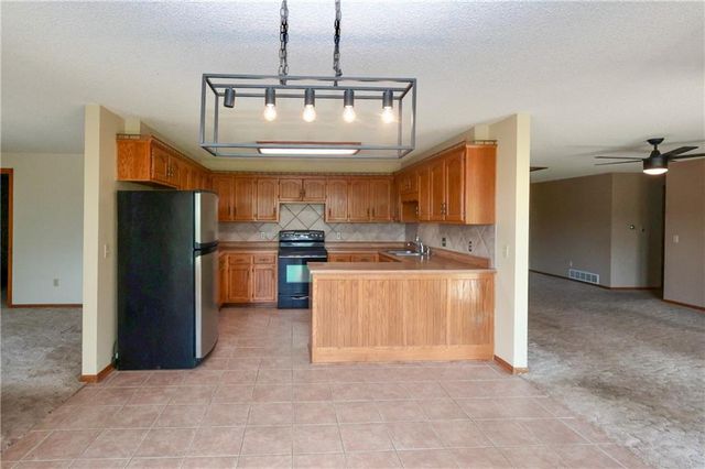 9170 E Highway, Camden Point, MO 64018