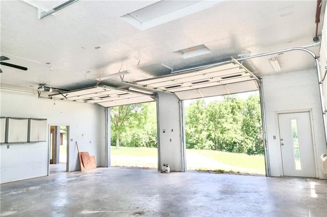 9170 E Highway, Camden Point, MO 64018