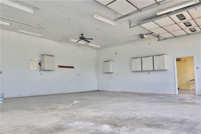 9170 E Highway, Camden Point, MO 64018