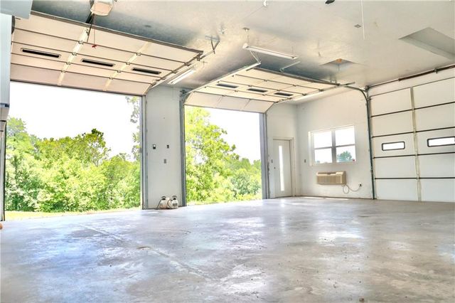 9170 E Highway, Camden Point, MO 64018