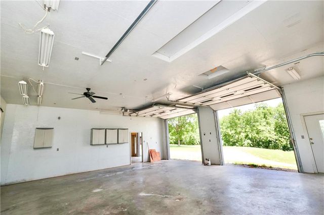 9170 E Highway, Camden Point, MO 64018