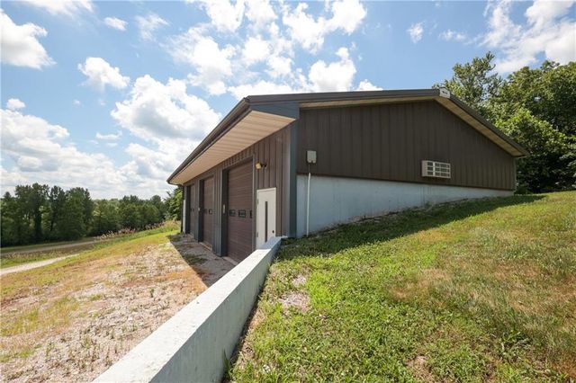 9170 E Highway, Camden Point, MO 64018