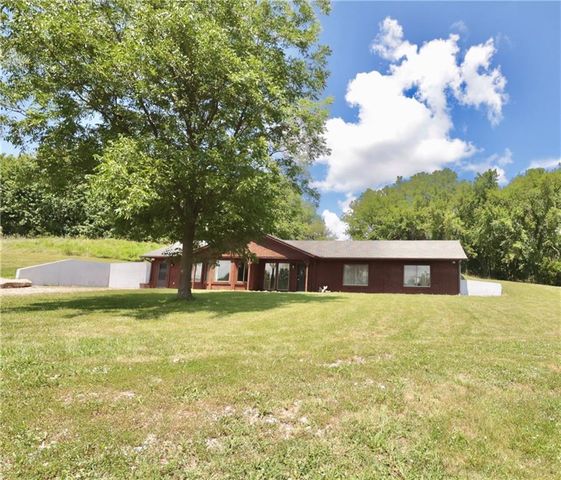 9170 E Highway, Camden Point, MO 64018