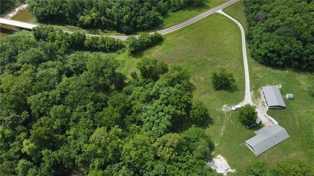 9170 E Highway, Camden Point, MO 64018