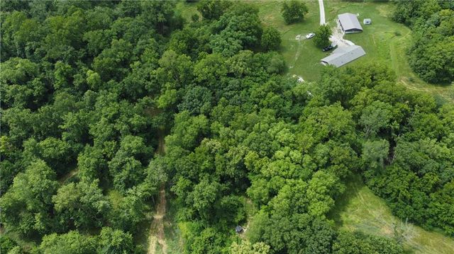 9170 E Highway, Camden Point, MO 64018