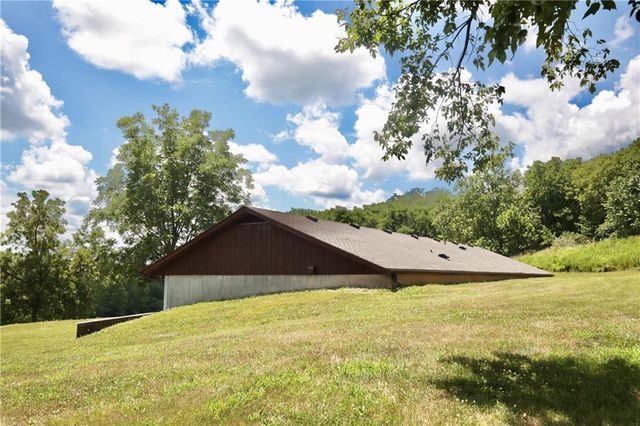 9170 E Highway, Camden Point, MO 64018