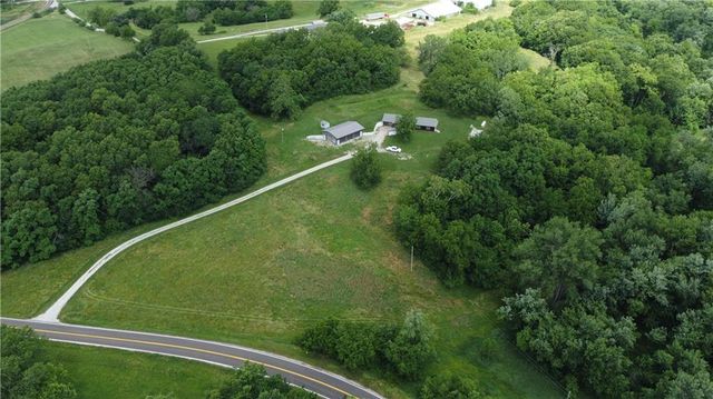 9170 E Highway, Camden Point, MO 64018