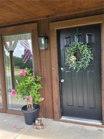 9170 E Highway, Camden Point, MO 64018