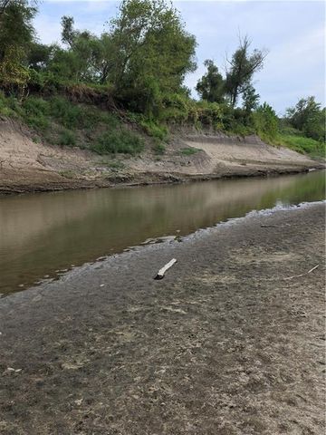 9170 E Highway, Camden Point, MO 64018