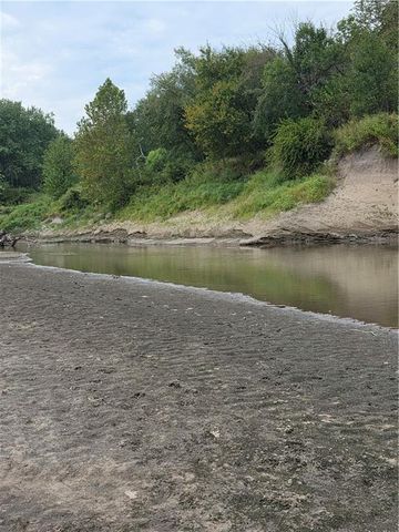 9170 E Highway, Camden Point, MO 64018