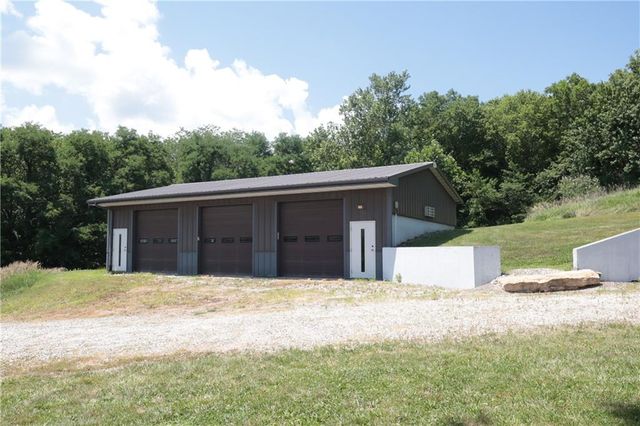 9170 E Highway, Camden Point, MO 64018
