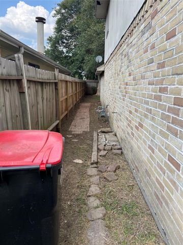 3910 Ebury Drive, Houston, TX 77066