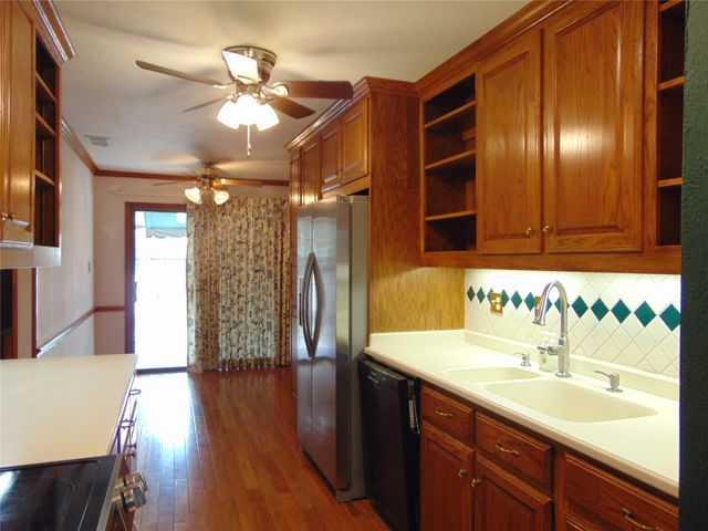 1110 Meandering Way, Mesquite, TX 75150