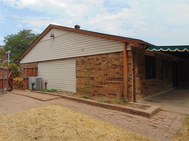 1110 Meandering Way, Mesquite, TX 75150