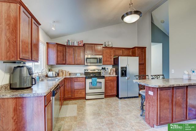 7814 S 72 Avenue Circle, La Vista, NE 68128