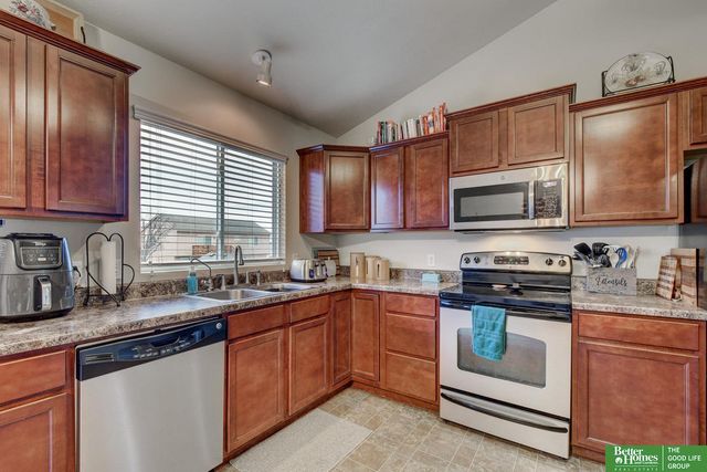 7814 S 72 Avenue Circle, La Vista, NE 68128