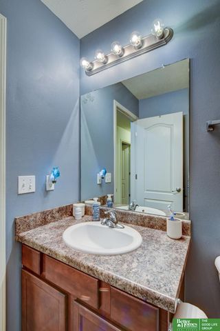 7814 S 72 Avenue Circle, La Vista, NE 68128