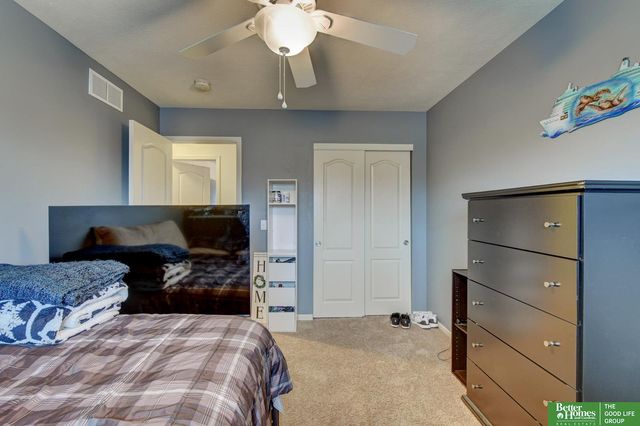 7814 S 72 Avenue Circle, La Vista, NE 68128