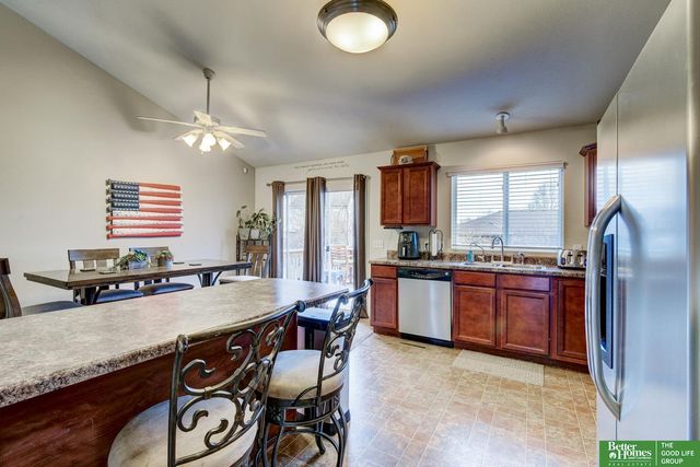 7814 S 72 Avenue Circle, La Vista, NE 68128