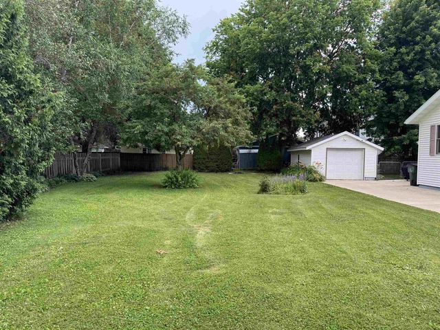 359 6th Street, Prairie Du Sac, WI 53578