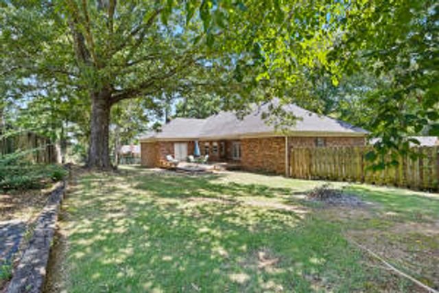 254 S Enid Avenue, Russellville, AR 72801