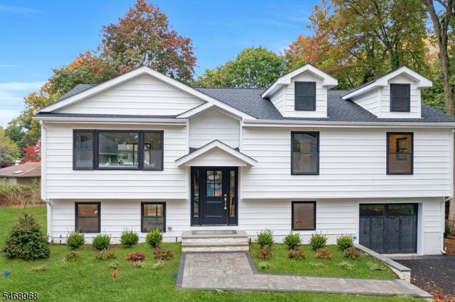 19 Midland Ave, Hillsdale Boro, NJ 07642