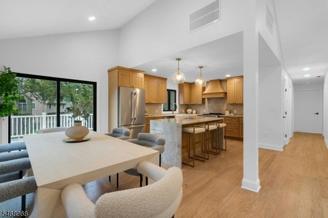 19 Midland Ave, Hillsdale Boro, NJ 07642