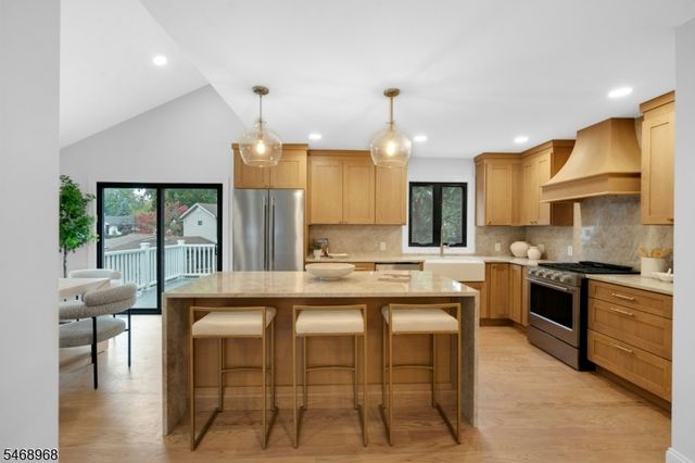 19 Midland Ave, Hillsdale Boro, NJ 07642