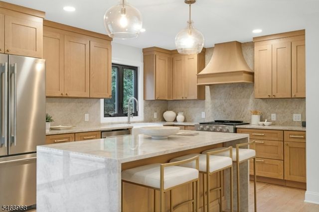 19 Midland Ave, Hillsdale Boro, NJ 07642