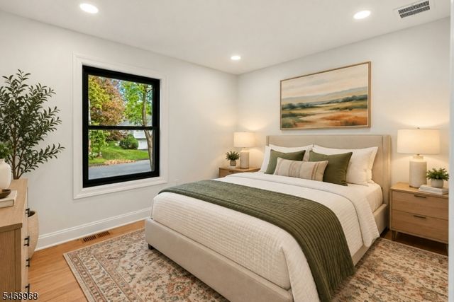 19 Midland Ave, Hillsdale Boro, NJ 07642