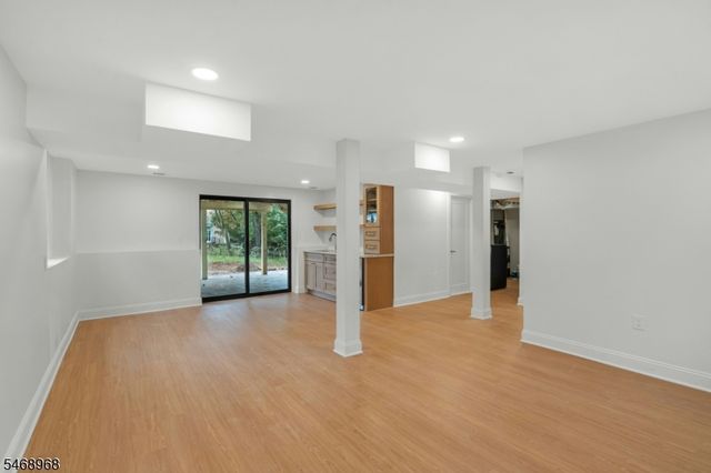 19 Midland Ave, Hillsdale Boro, NJ 07642
