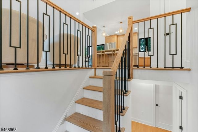 19 Midland Ave, Hillsdale Boro, NJ 07642